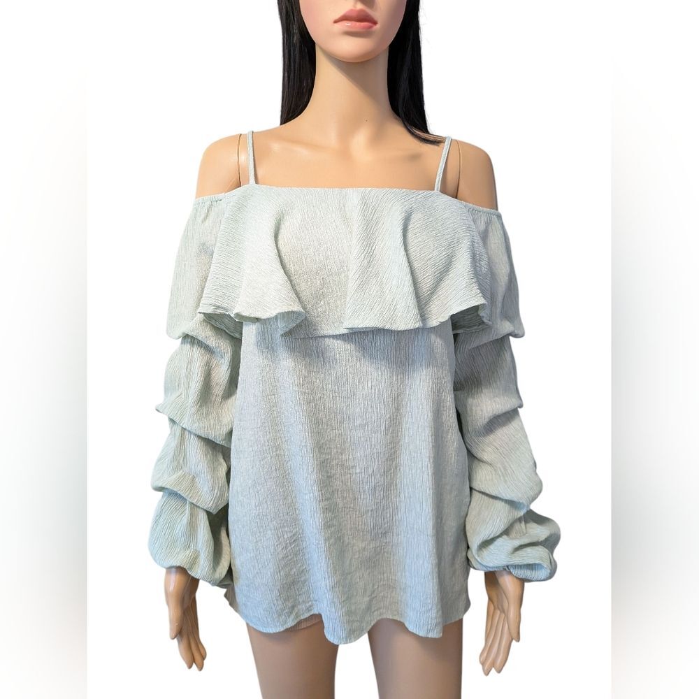 Doe & Rae Cold Shoulder Ruffled Shirt Medium - Picture 10 of 10